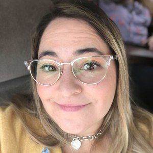 Meet your Posher, Simoné